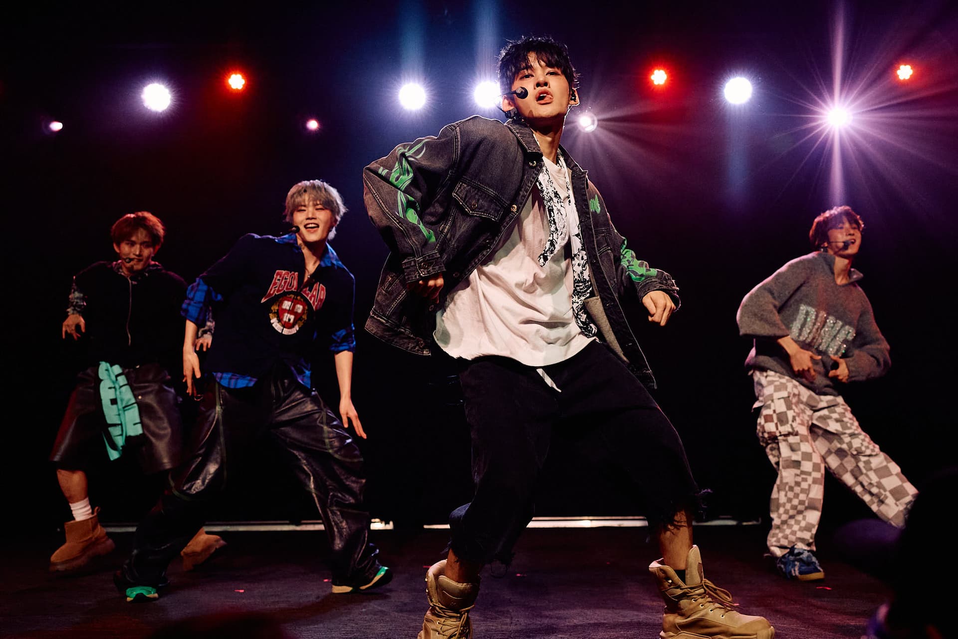 K-pop concert photography of 1VERSE performing at the Jan 28, 2026 event in Seattle. Exciting performance by idols, capturing complex choreography with international artists performing Korean-pop music.